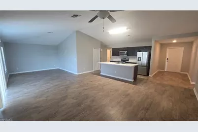 927 SW Embers Ter, Cape Coral, FL 33991 - Photo 4