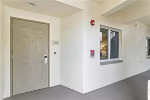 221 9th St S, Naples, FL 34102 - Photo 40