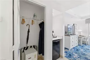 221 9th St S, Naples, FL 34102 - Photo 16