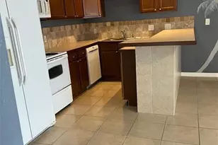 128 Eucalyptus Ct, Fort Myers Beach, FL 33931 - Photo 2