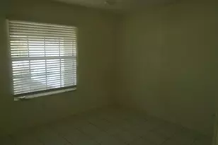 1302 NE 4th Ter, Cape Coral, FL 33909 - Photo 10