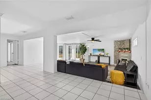 918 SE 35th St, Cape Coral, FL 33904 - Photo 6