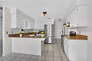 918 SE 35th St, Cape Coral, FL 33904 - Photo 18