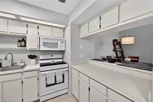 8081 S Woods Cir, Fort Myers, FL 33919 - Photo 14