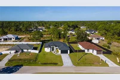 618 Parker Ave S, Lehigh Acres, FL 33974 - Photo 4