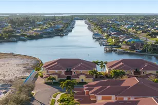 214 Shadroe Cove Cir, Cape Coral, FL 33991 - Photo 36