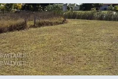 1006 SW 15th St, Cape Coral, FL 33991 - Photo 2