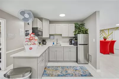 2080 Collier Ave, Fort Myers, FL 33901 - Photo 16