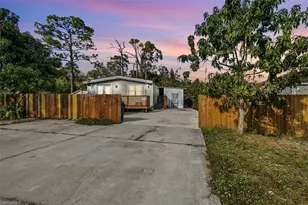 1978 Laurel Ln, North Fort Myers, FL 33917 - Photo 4