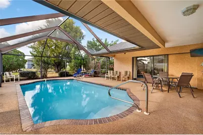 1224 NE 4th Pl, Cape Coral, FL 33909 - Photo 2