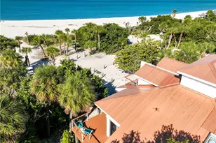 543 Gulf Ln, Upper Captiva, FL 33924 - Photo 2