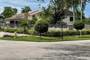 5650 Trailwinds Dr, Fort Myers, FL 33907 - Photo 24