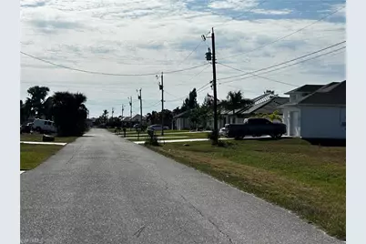 2345 NW 37th Pl, Cape Coral, FL 33993 - Photo 4