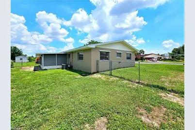 211 S Lake Dr, Lehigh Acres, FL 33936 - Photo 4