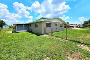 211 S Lake Dr, Lehigh Acres, FL 33936 - Photo 4