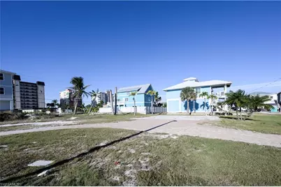 548 Carlos Cir, Fort Myers Beach, FL 33931 - Photo 8