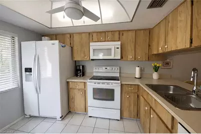 11610 Caravel Cir #104, Fort Myers, FL 33908 - Photo 2