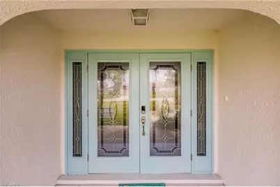 1424 Windsor Ct, Cape Coral, FL 33904 - Photo 2