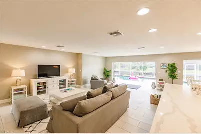 1424 Windsor Ct, Cape Coral, FL 33904 - Photo 6