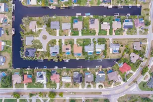 1424 Windsor Ct, Cape Coral, FL 33904 - Photo 34