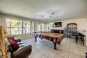 5231 Wisteria Ct, Cape Coral, FL 33904 - Photo 4