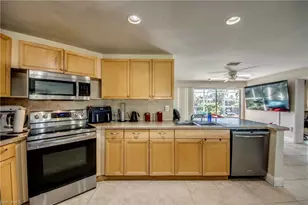 5231 Wisteria Ct, Cape Coral, FL 33904 - Photo 8