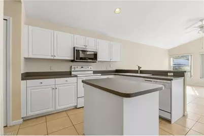 22860 Fountain Lakes Blvd, Estero, FL 33928 - Photo 16