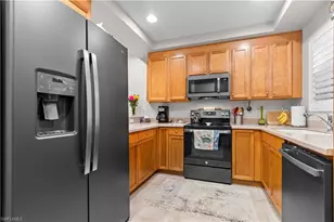 2110 W First St, Fort Myers, FL 33901 - Photo 10