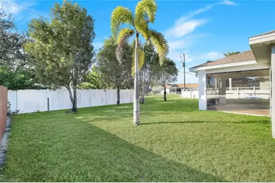 1706 NE 2nd Pl, Cape Coral, FL 33909 - Photo 28
