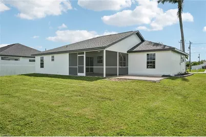 479 NE 2nd Pl, Cape Coral, FL 33909 - Photo 22