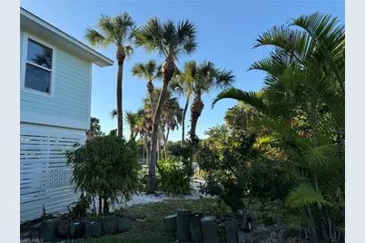 4511 Bartlett Pkwy, Captiva, FL 33924 - Photo 48