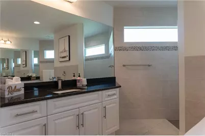 3318 SW 8th Pl, Cape Coral, FL 33914 - Photo 16