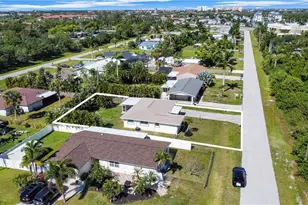 9795 Birr St, Fort Myers, FL 33919 - Photo 36