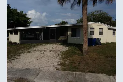 950 Lakeview Dr, North Fort Myers, FL 33903 - Photo 1