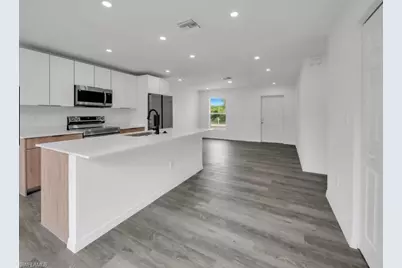 382 McArthur Blvd, Lehigh Acres, FL 33974 - Photo 4