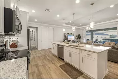 2525 Gleason Pkwy, Cape Coral, FL 33914 - Photo 10