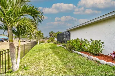 2723 Van Buren Pkwy, Cape Coral, FL 33993 - Photo 30