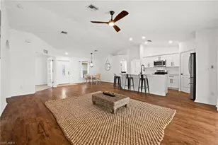 844 NE 6th Pl, Cape Coral, FL 33909 - Photo 8