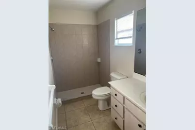 829 NE 15th Ln, Cape Coral, FL 33909 - Photo 8