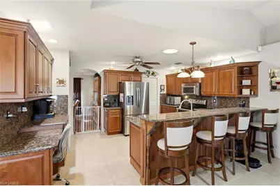 1713 NE 2nd St, Cape Coral, FL 33909 - Photo 10