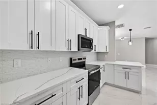 913 Oak Ave, Lehigh Acres, FL 33972 - Photo 24