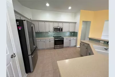 8000 Fountain Mist Blvd, Lehigh Acres, FL 33972 - Photo 10