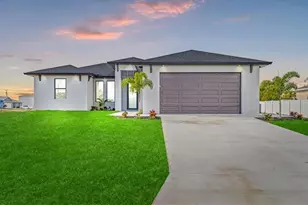 1612 NE 6th Pl, Cape Coral, FL 33909 - Photo 1