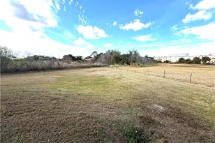 2800 Rustic Ln, North Fort Myers, FL 33917 - Photo 24