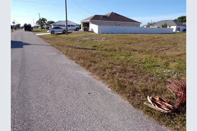 105 NW 9th Ter, Cape Coral, FL 33993 - Photo 6