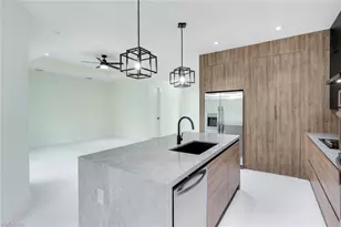 2212 NE 5th Pl, Cape Coral, FL 33909 - Photo 8