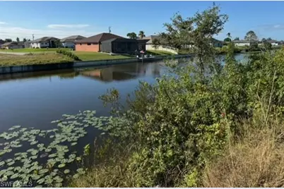 1020 NE 12th St, Cape Coral, FL 33909 - Photo 8