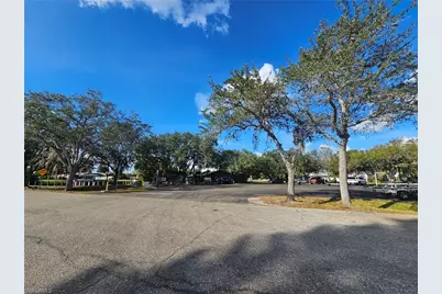 2201 Parkview Dr, Fort Myers, FL 33905 - Photo 14