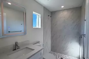 1018 Vogiantzis Pkwy, Cape Coral, FL 33909 - Photo 8