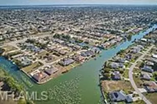 1304 SE 6th Ave, Cape Coral, FL 33990 - Photo 4